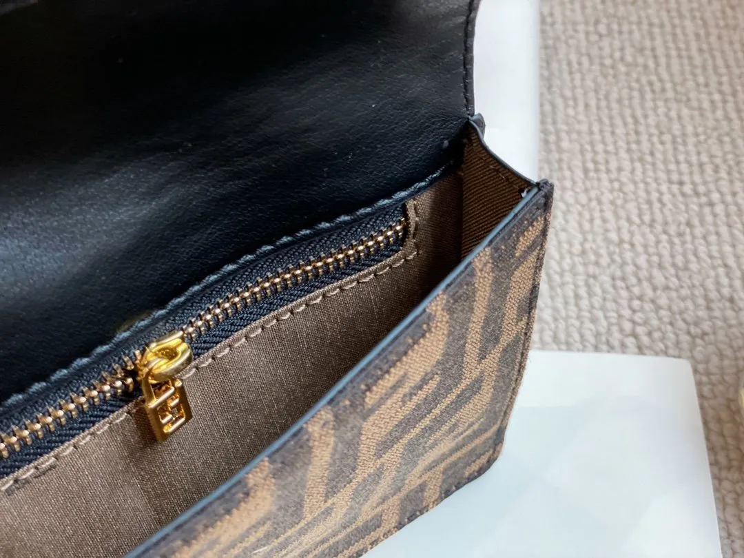 EN   Designer bags by Fendi 130