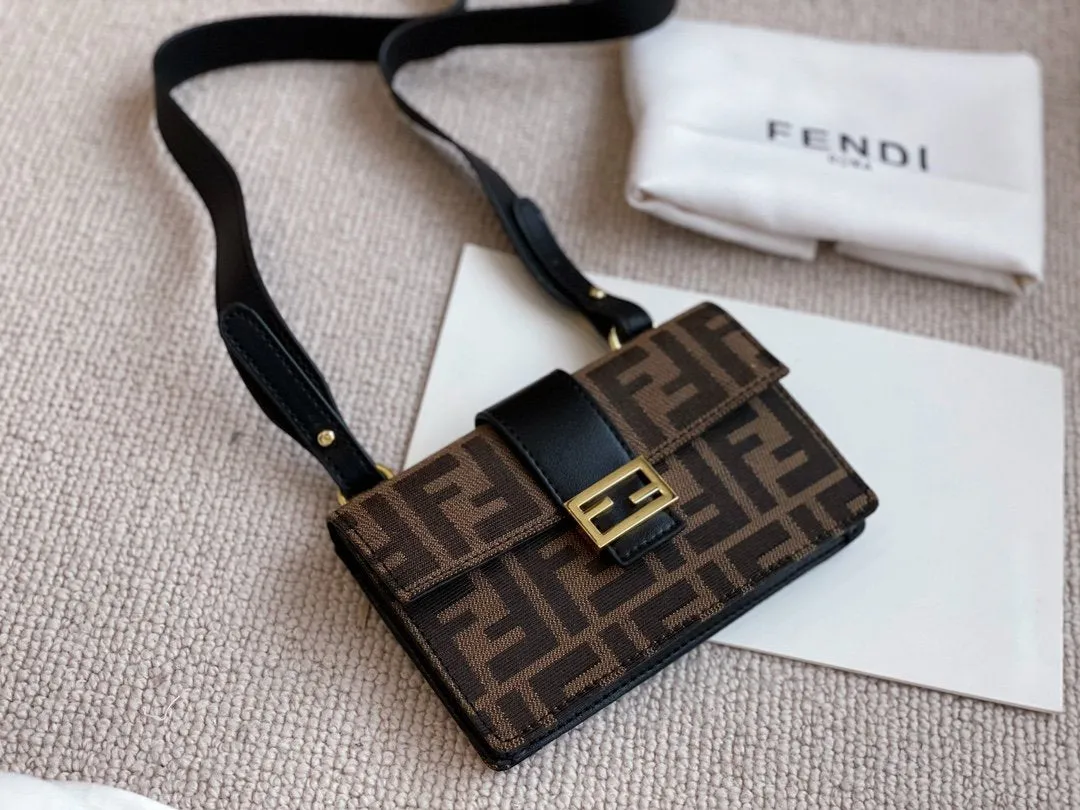 EN   Designer bags by Fendi 130