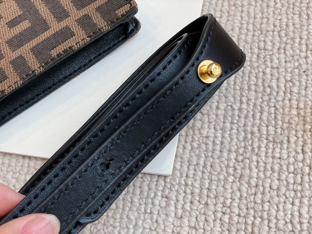 EN   Designer bags by Fendi 130