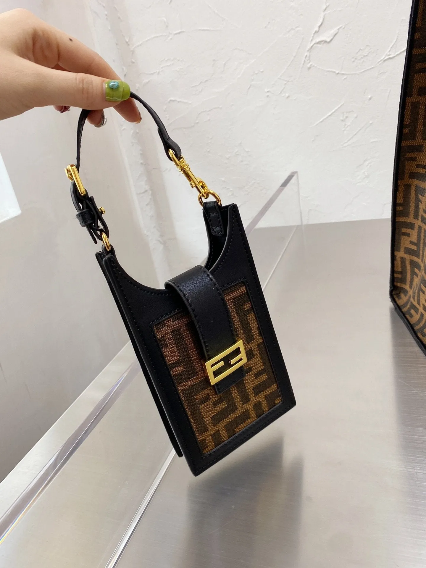 EN   Designer bags by Fendi 138
