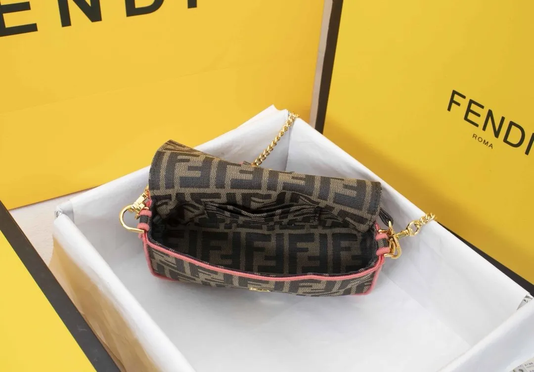 EN   Designer bags by Fendi 163