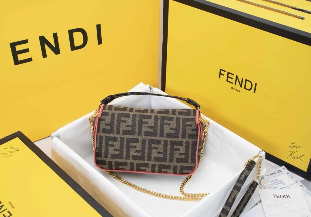 EN   Designer bags by Fendi 163