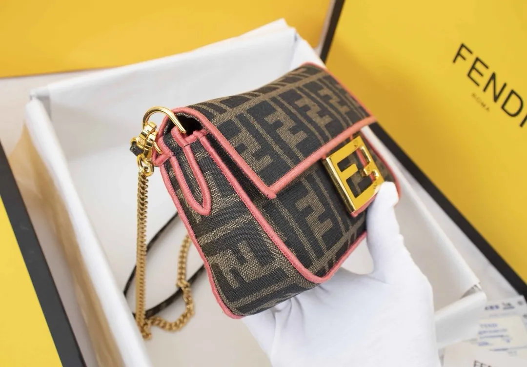 EN   Designer bags by Fendi 163