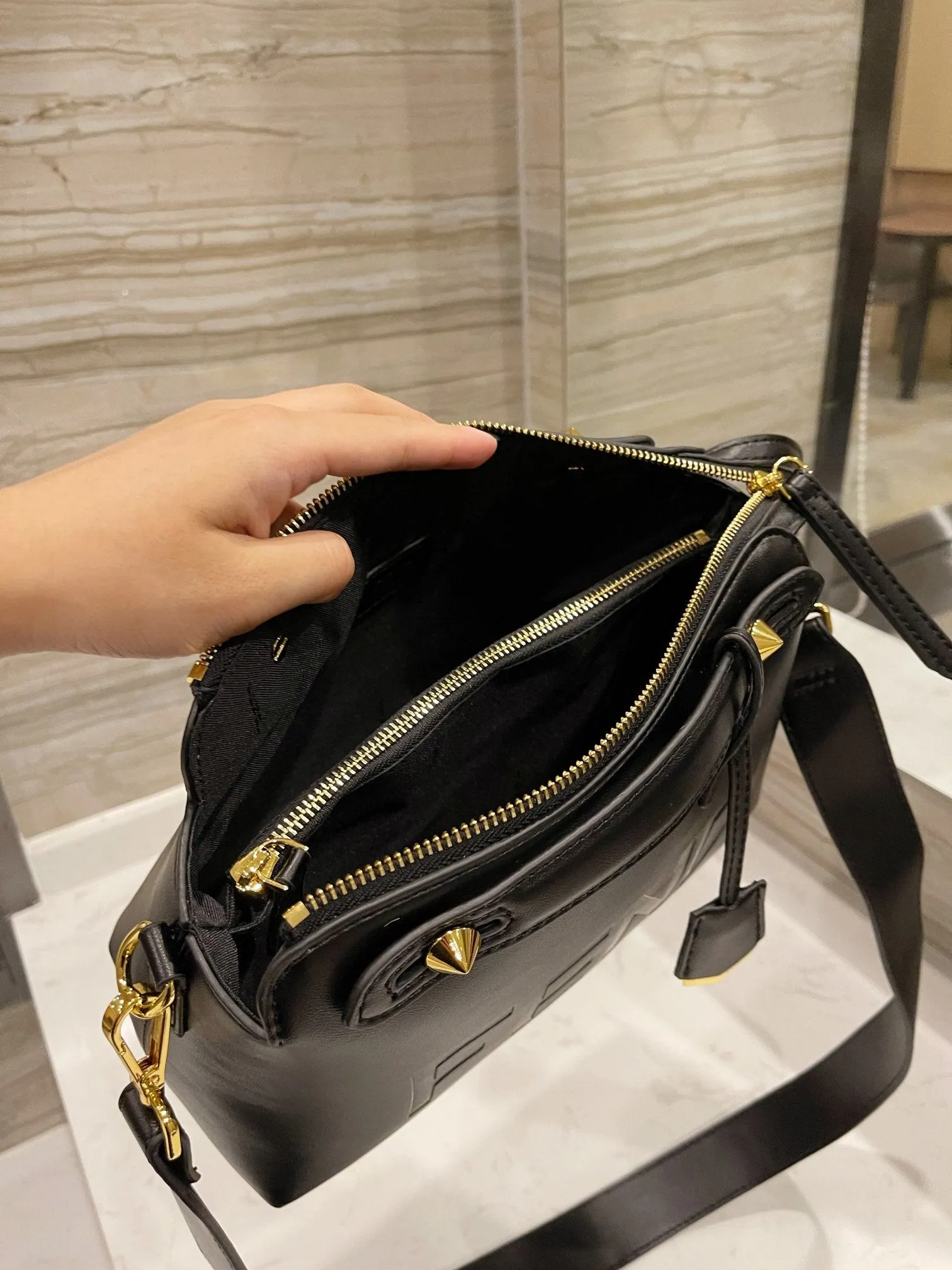 EN   Designer bags by Fendi 215