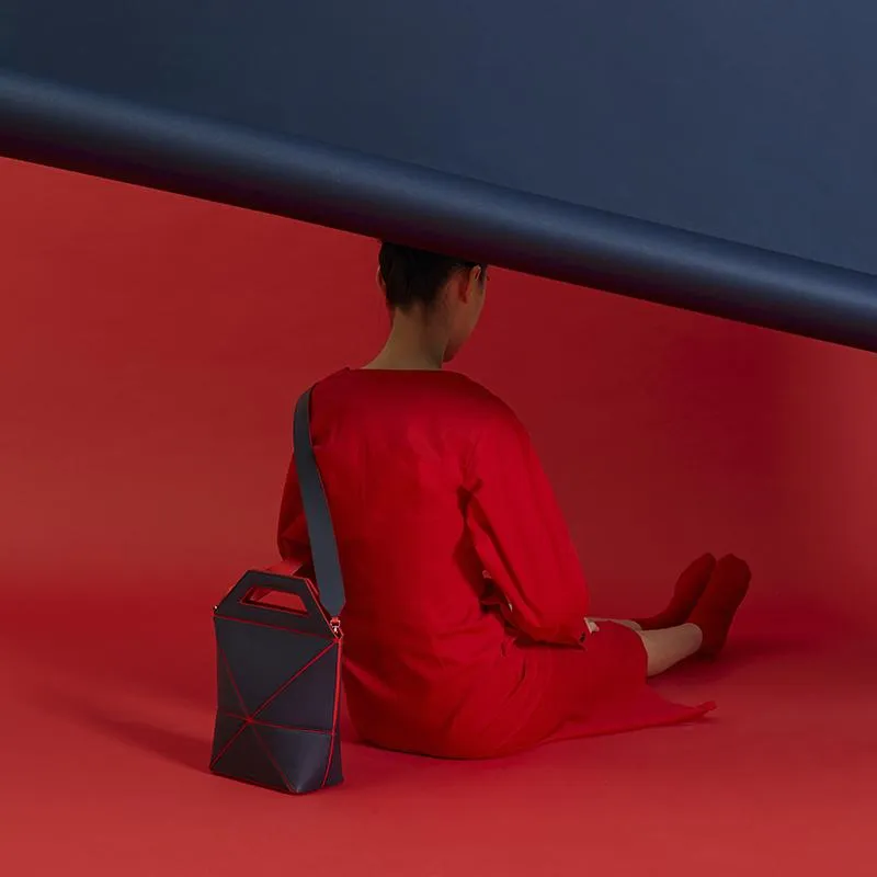 Facet Medium Foldable Tote - Blue / Red